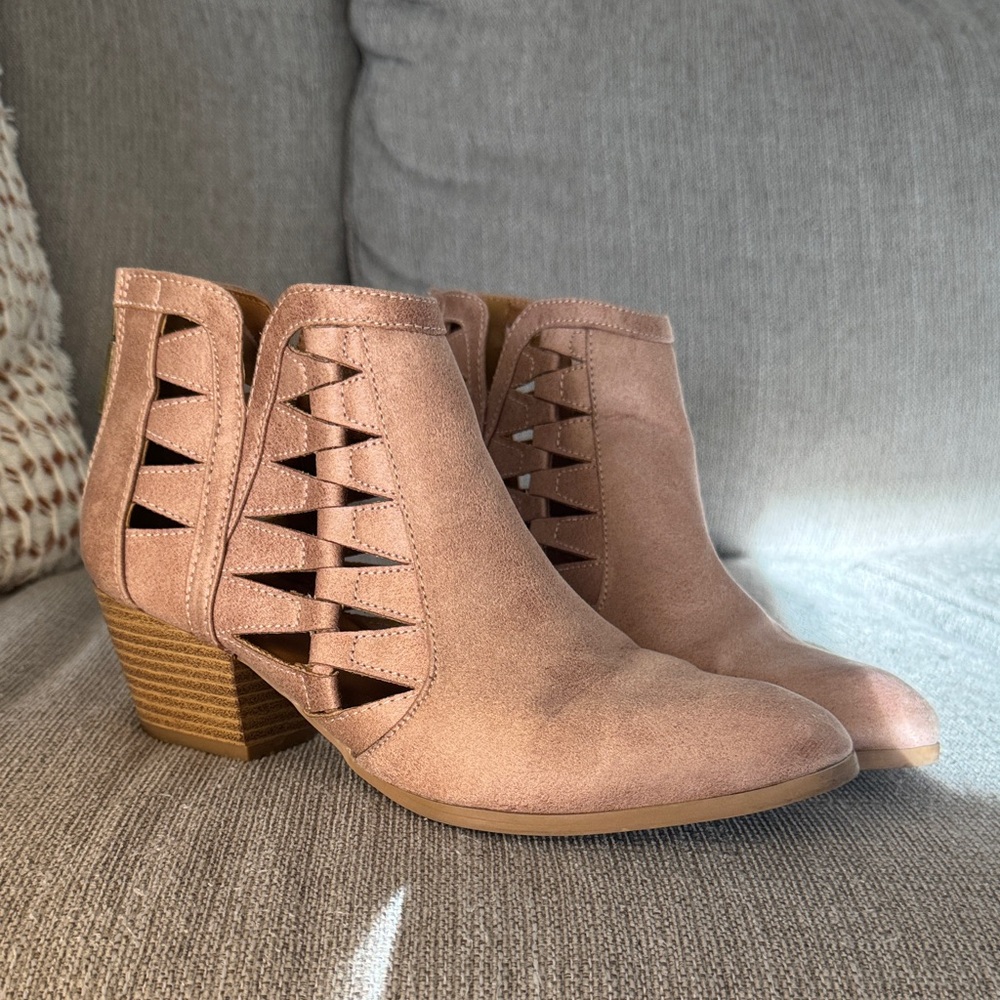 Qupid Blush Cut-Out Ankle Booties